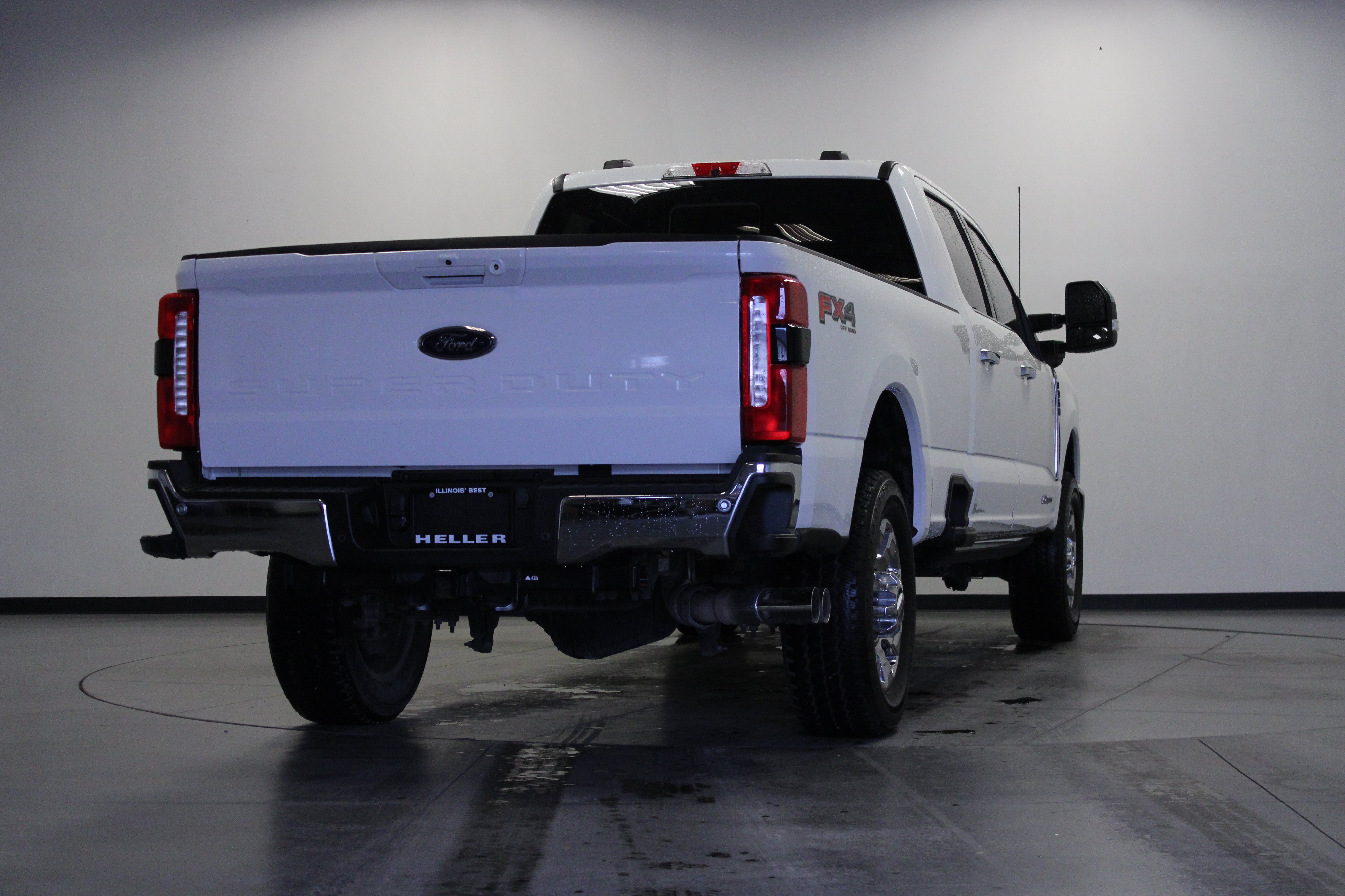 Used 2025 Ford F350 Lariat w/ Lariat Ultimate Package AWD/4WD image 4