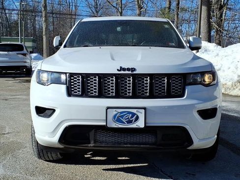 Used 2022 Jeep Grand Cherokee Laredo X image 24