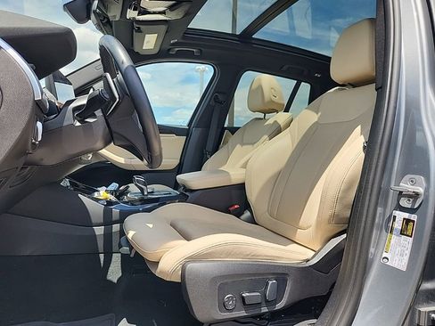 Used 2024 BMW X3 sDrive30i w/ Premium Package RWD image 2