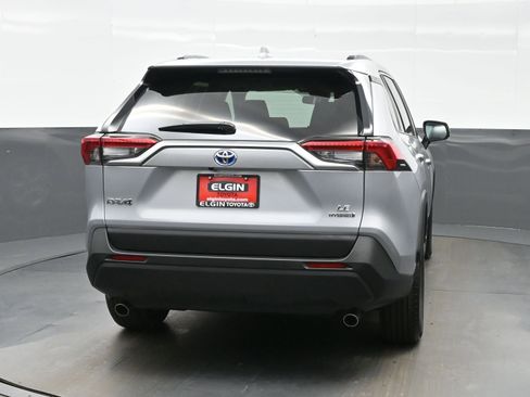 Used 2022 Toyota RAV4 LE AWD/4WD image 5