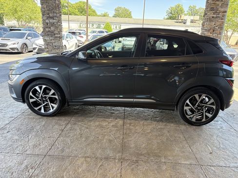 Used 2022 Hyundai Kona Limited FWD image 9