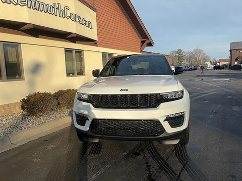 New 2025 Jeep Grand Cherokee Limited image 3