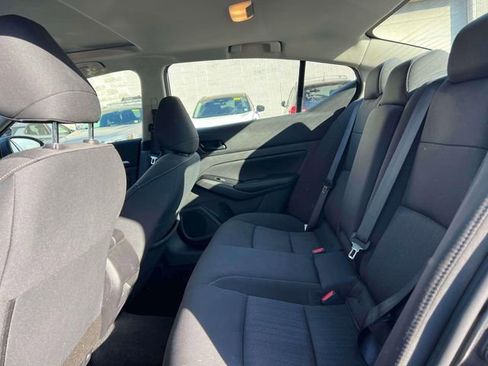 Used 2023 Nissan Altima 2.5 SV w/ SV Premium Package image 11