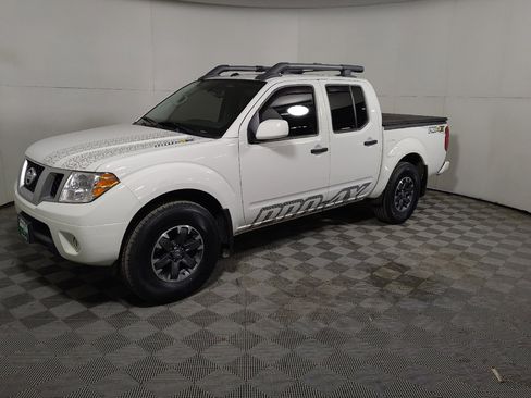Used 2020 Nissan Frontier PRO-4X w/ Pro-4x Utility Package image 2
