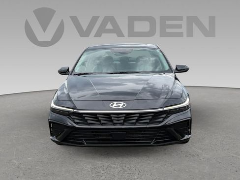 Used 2025 Hyundai Elantra Limited FWD image 27