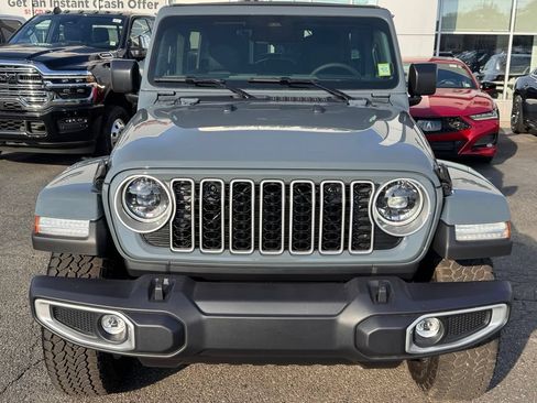 New 2026 Jeep Wrangler Unlimited Sahara AWD/4WD image 2