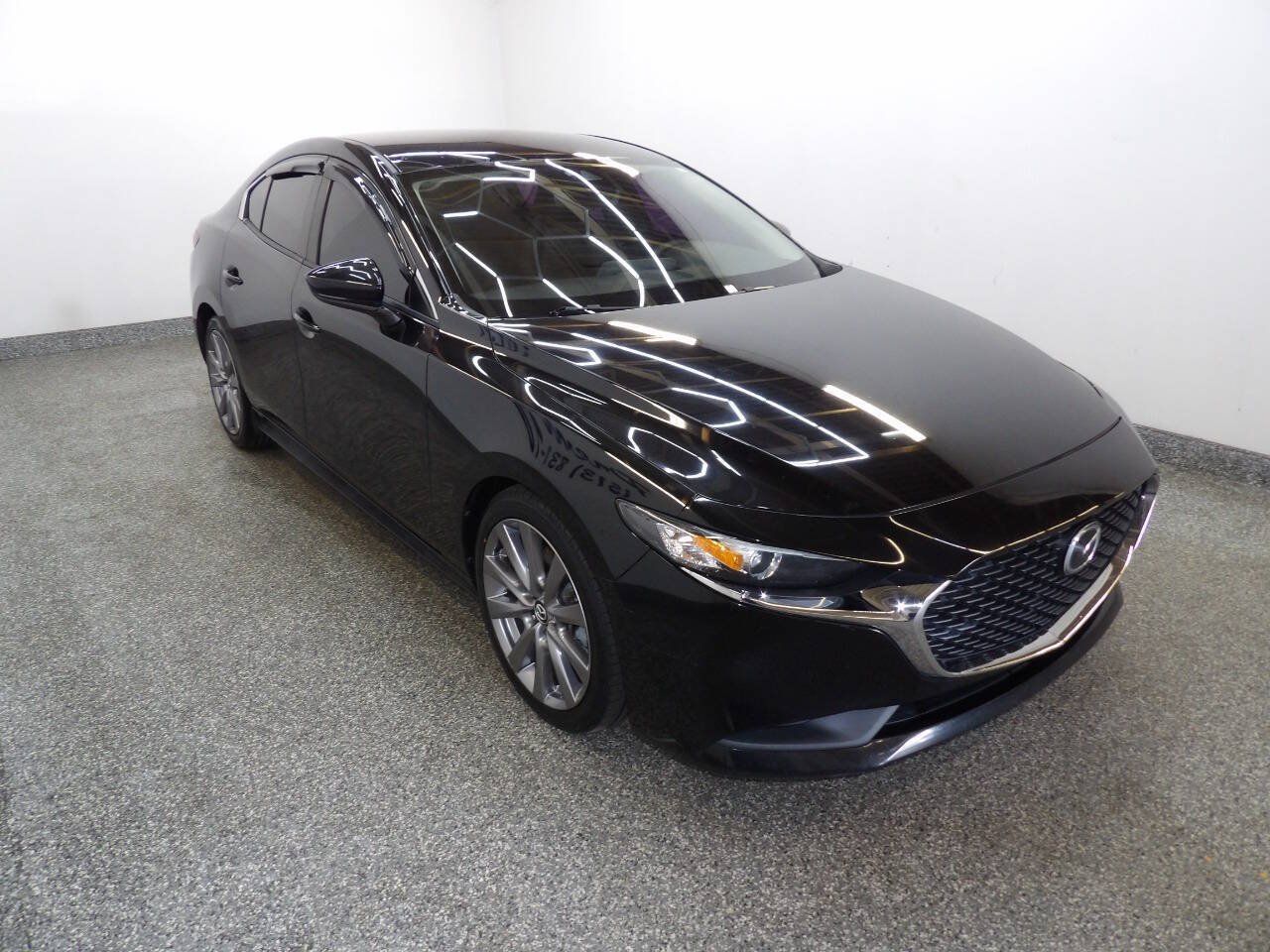 Used 2020 MAZDA MAZDA3 Sedan w/ Select Package FWD image 3