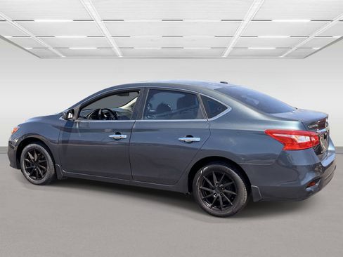 Used 2017 Nissan Sentra SV w/ Style Package FWD image 3