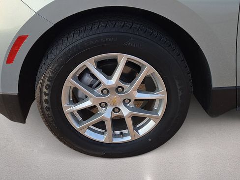 Used 2022 Chevrolet Equinox LT FWD image 10