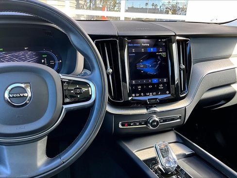 Used 2022 Volvo XC60 T8 Inscription w/ Advanced Package image 6