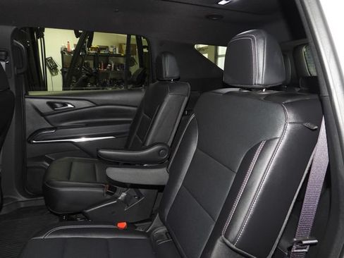Used 2025 Chevrolet Traverse LT w/ Midnight/Sport Edition AWD/4WD image 32