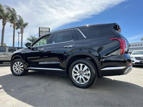 Used 2023 Hyundai Palisade SEL w/ Cargo Package image 3