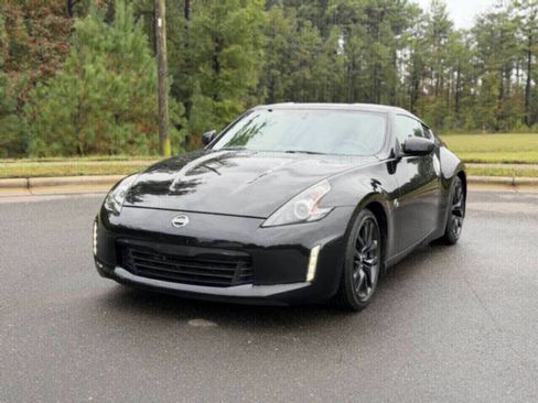 Used 2018 Nissan 370Z Touring image 3