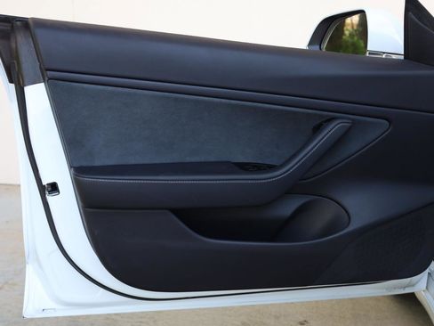 Used 2018 Tesla Model 3 Mid Range RWD image 12