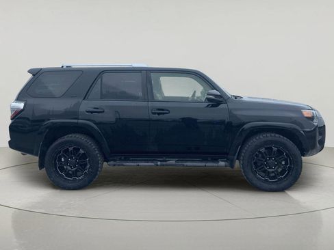 Used 2018 Toyota 4Runner SR5 Premium AWD/4WD image 2