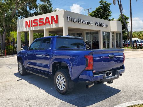 Used 2024 Toyota Tacoma SR5 image 6