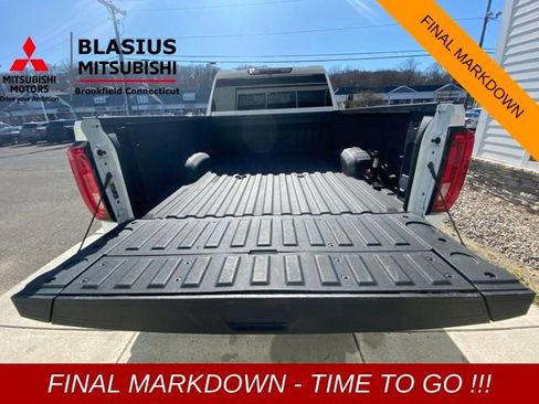 Used 2022 GMC Sierra 3500 AT4 w/ Gooseneck/5TH Wheel Package image 26