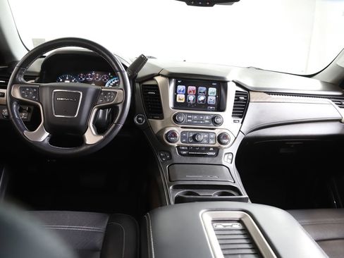 Used 2018 GMC Yukon Denali AWD/4WD image 16