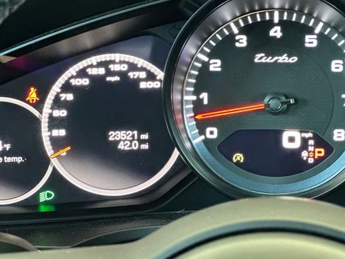 Used 2022 Porsche Cayenne Turbo AWD/4WD image 25