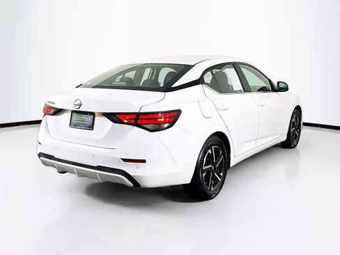 Used 2025 Nissan Sentra SV FWD image 9