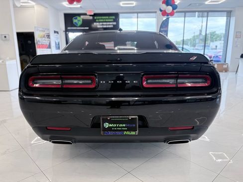 Used 2018 Dodge Challenger GT AWD/4WD image 11