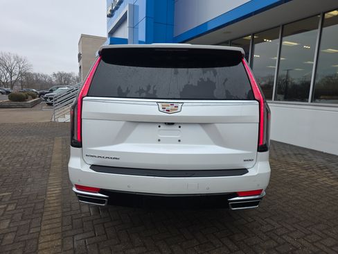 Used 2021 Cadillac Escalade Premium Luxury image 4