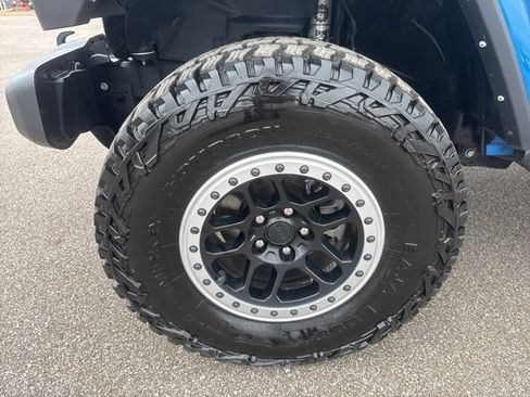 Used 2022 Jeep Gladiator Sport image 16