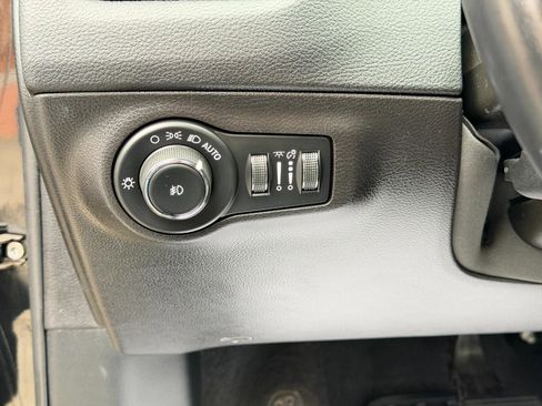 Used 2020 Jeep Compass Latitude image 17