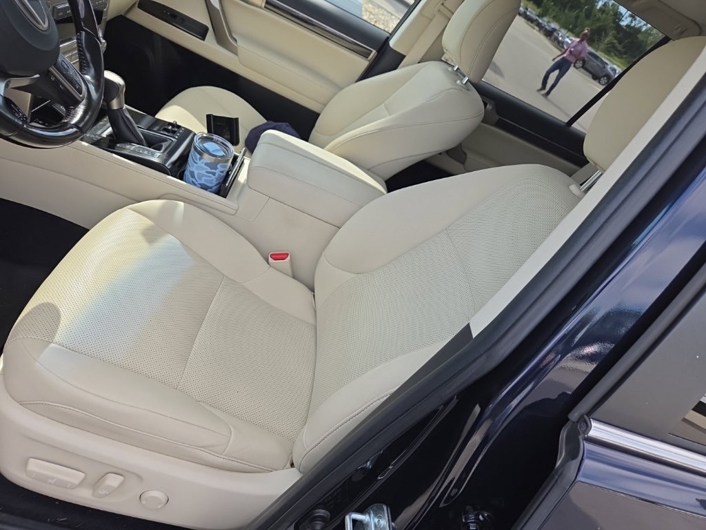 Used 2021 Lexus GX 460 Premium w/ Premium Package AWD/4WD image 16