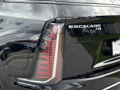 Certified 2025 Cadillac Escalade IQ Sport 2 w/ LPO, ONYX Package AWD/4WD image 11