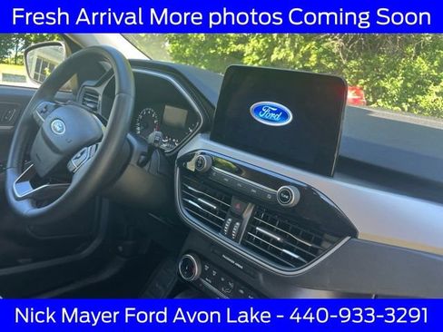 Used 2022 Ford Escape SE w/ Convenience Package FWD image 11