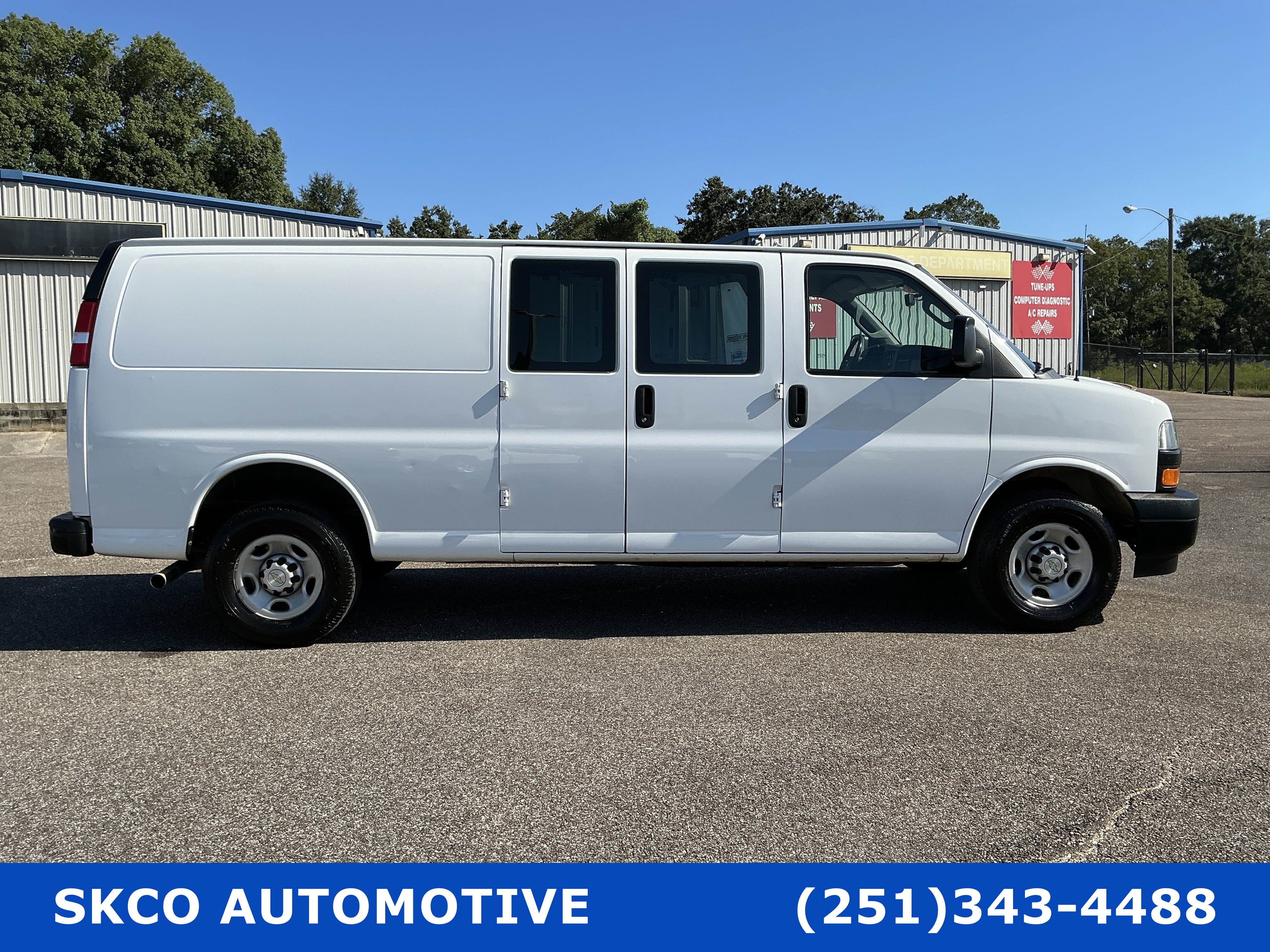 Used 2021 Chevrolet Express 2500 Extended w/ Driver Convenience Package RWD image 6