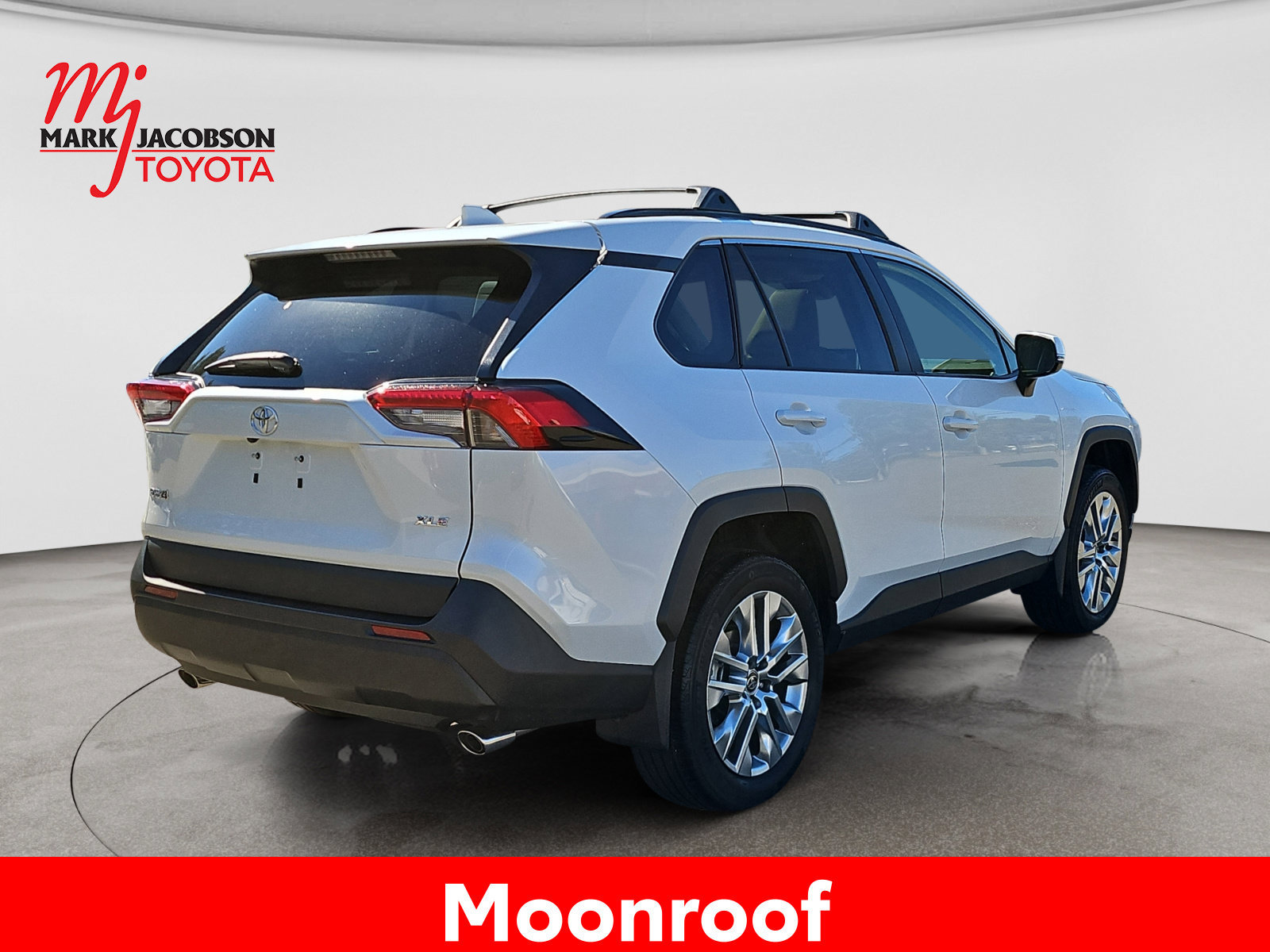 Used 2025 Toyota RAV4 XLE Premium w/ Weather Package FWD image 9