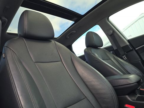 Used 2013 Hyundai Elantra GT w/ Style Pkg image 19