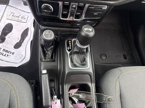 Used 2025 Jeep Wrangler Unlimited Sport AWD/4WD image 22