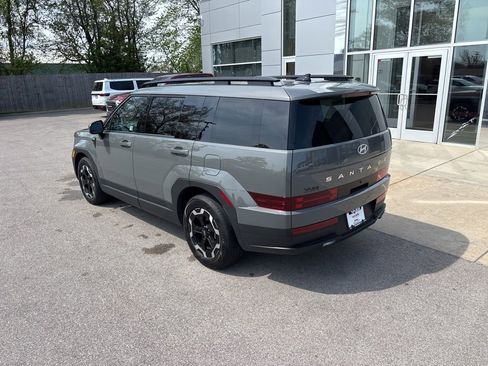 Used 2025 Hyundai Santa Fe SEL image 3