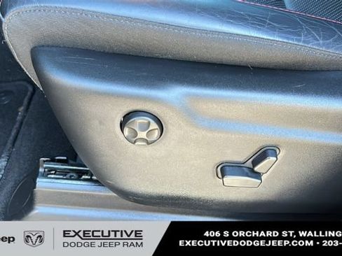 Used 2025 Dodge Durango R/T AWD/4WD image 11