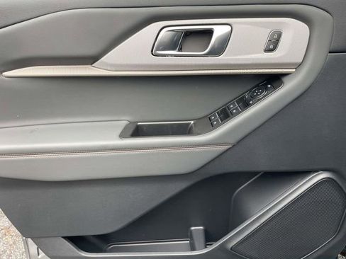 New 2026 Ford Explorer Active image 19