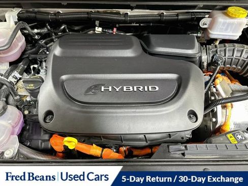 Used 2023 Chrysler Pacifica Touring-L FWD image 36