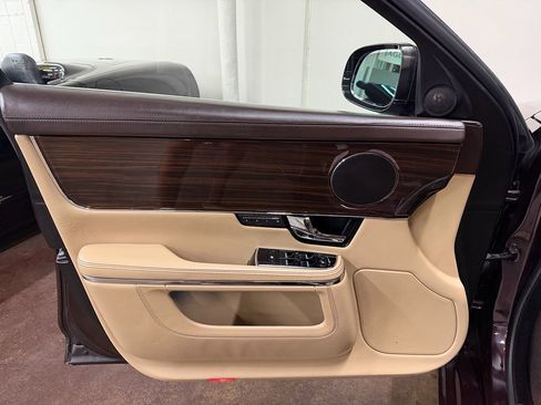 Used 2011 Jaguar XJ L image 12