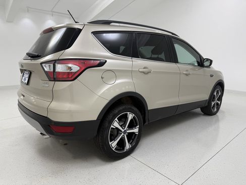 Used 2018 Ford Escape SEL image 9