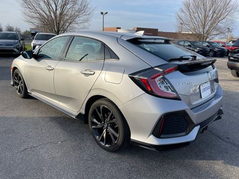 Used 2018 Honda Civic Sport image 4