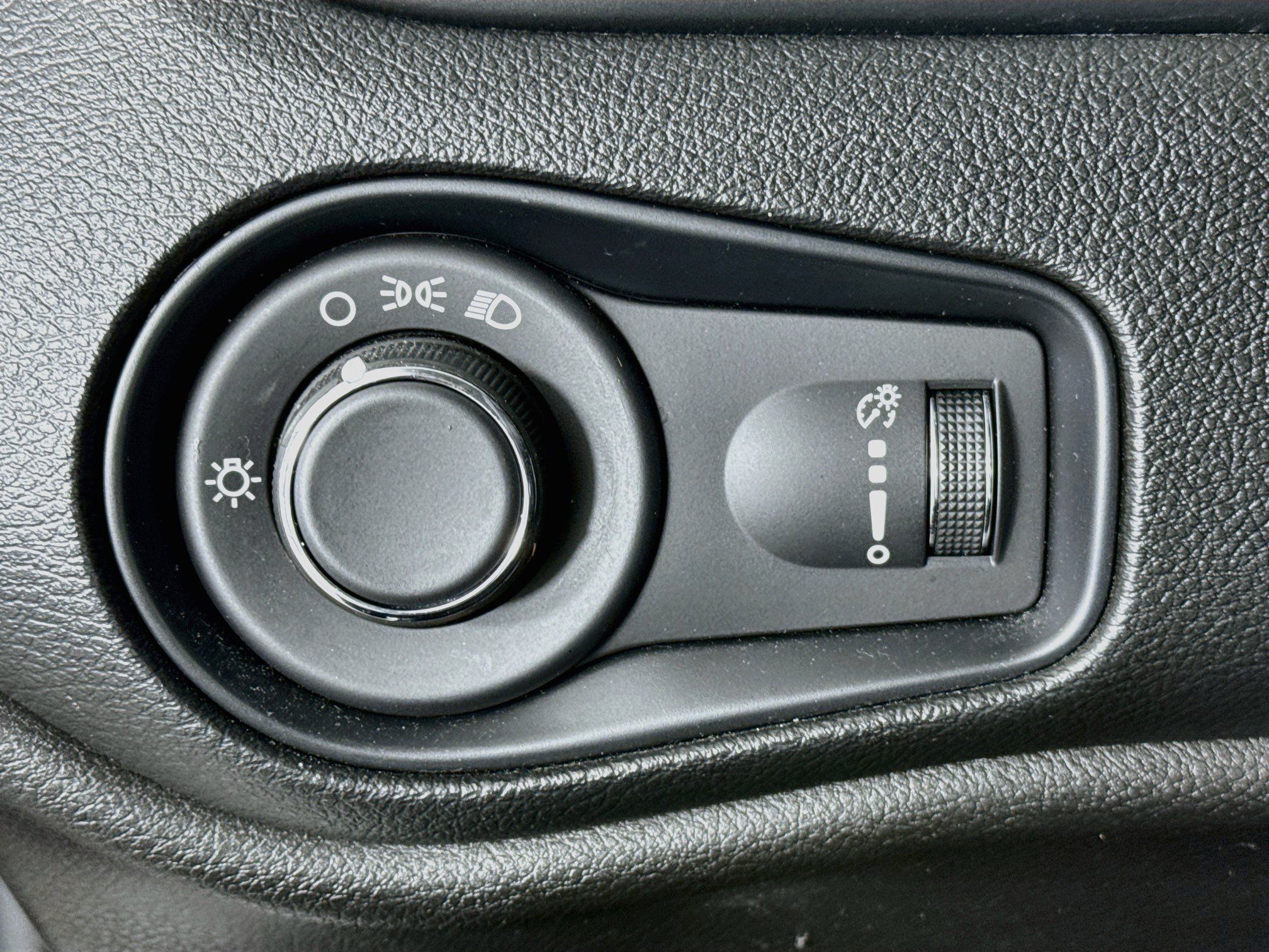 Used 2021 Jeep Renegade Sport AWD/4WD image 10