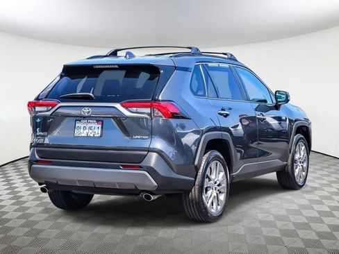 Used 2019 Toyota RAV4 Limited w/ Carpet Mat Package FWD image 8