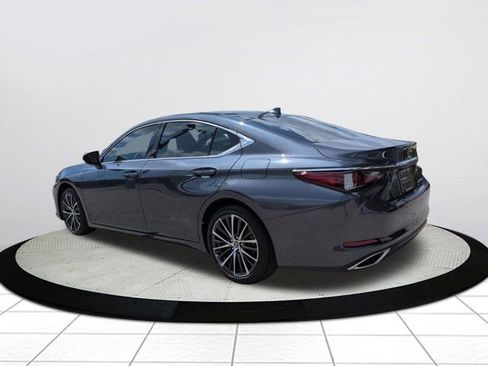 Used 2025 Lexus ES 350 w/ Premium Package FWD image 6