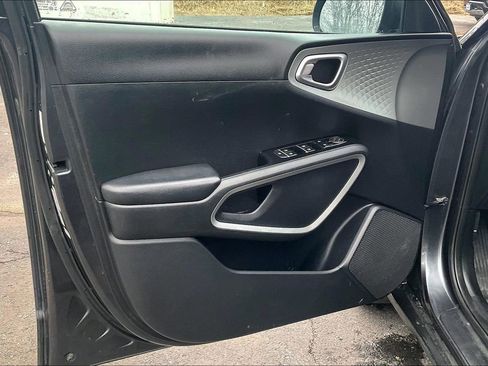 Used 2021 Kia Soul LX image 22