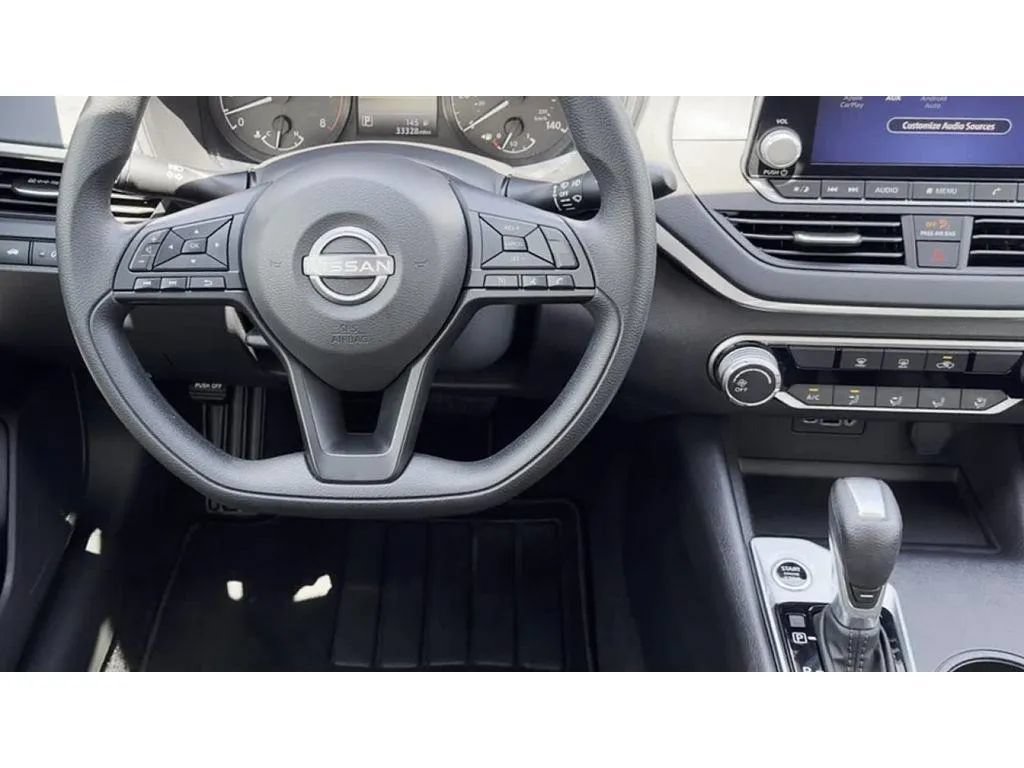 Used 2025 Nissan Altima 2.5 S FWD image 15