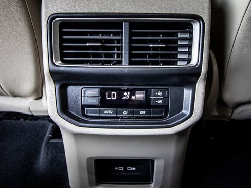 New 2026 Volkswagen Atlas SE image 47