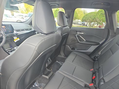 Certified 2025 BMW X1 xDrive28i w/ Convenience Package image 12