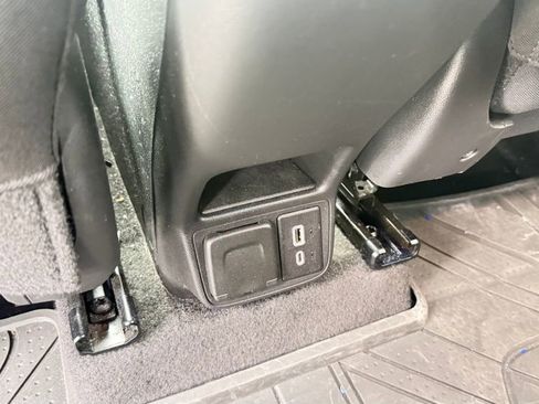 Used 2021 Chevrolet TrailBlazer LT w/ Sun and Liftgate Package FWD image 16